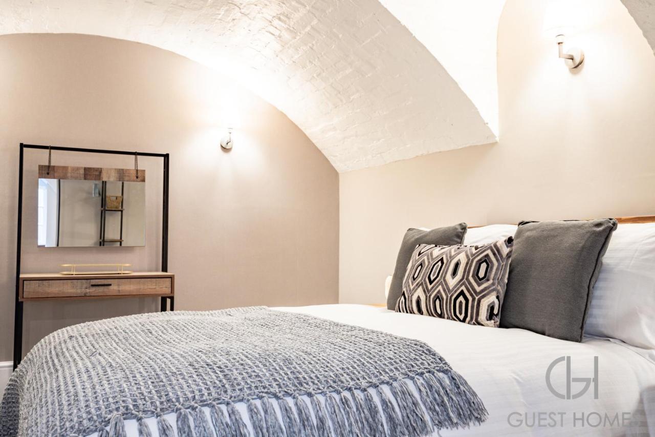 Host & Stay - Shaw Street Basement Worcester Bagian luar foto