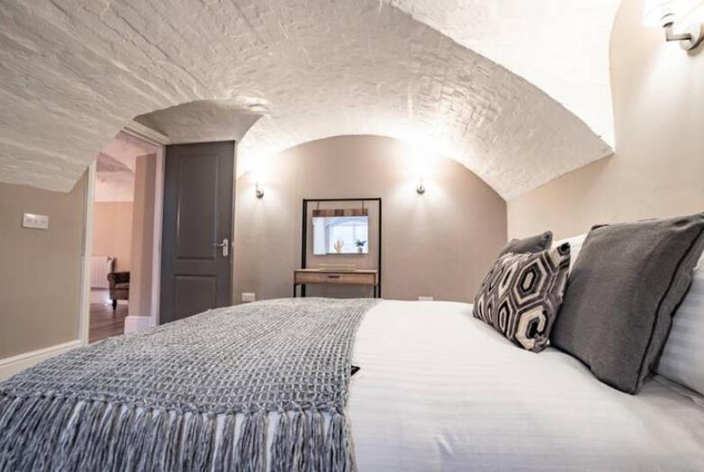 Host & Stay - Shaw Street Basement Worcester Bagian luar foto